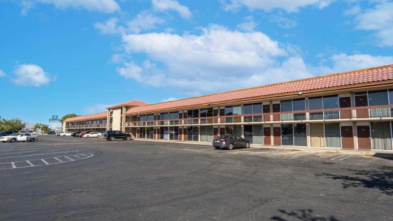 G T Hotels Inn & Suites Extended Stay Викторвил Екстериор снимка