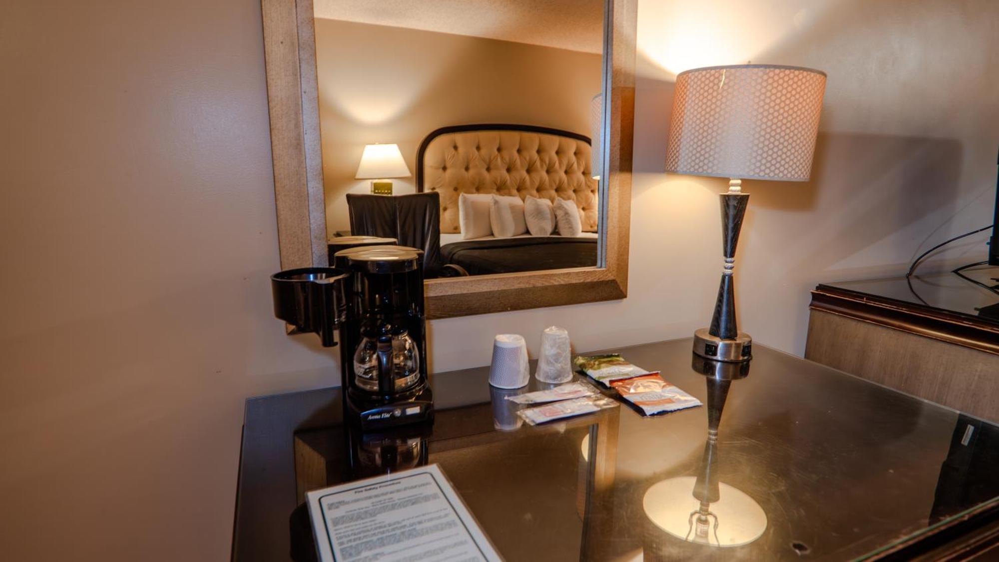 G T Hotels Inn & Suites Extended Stay Викторвил Екстериор снимка
